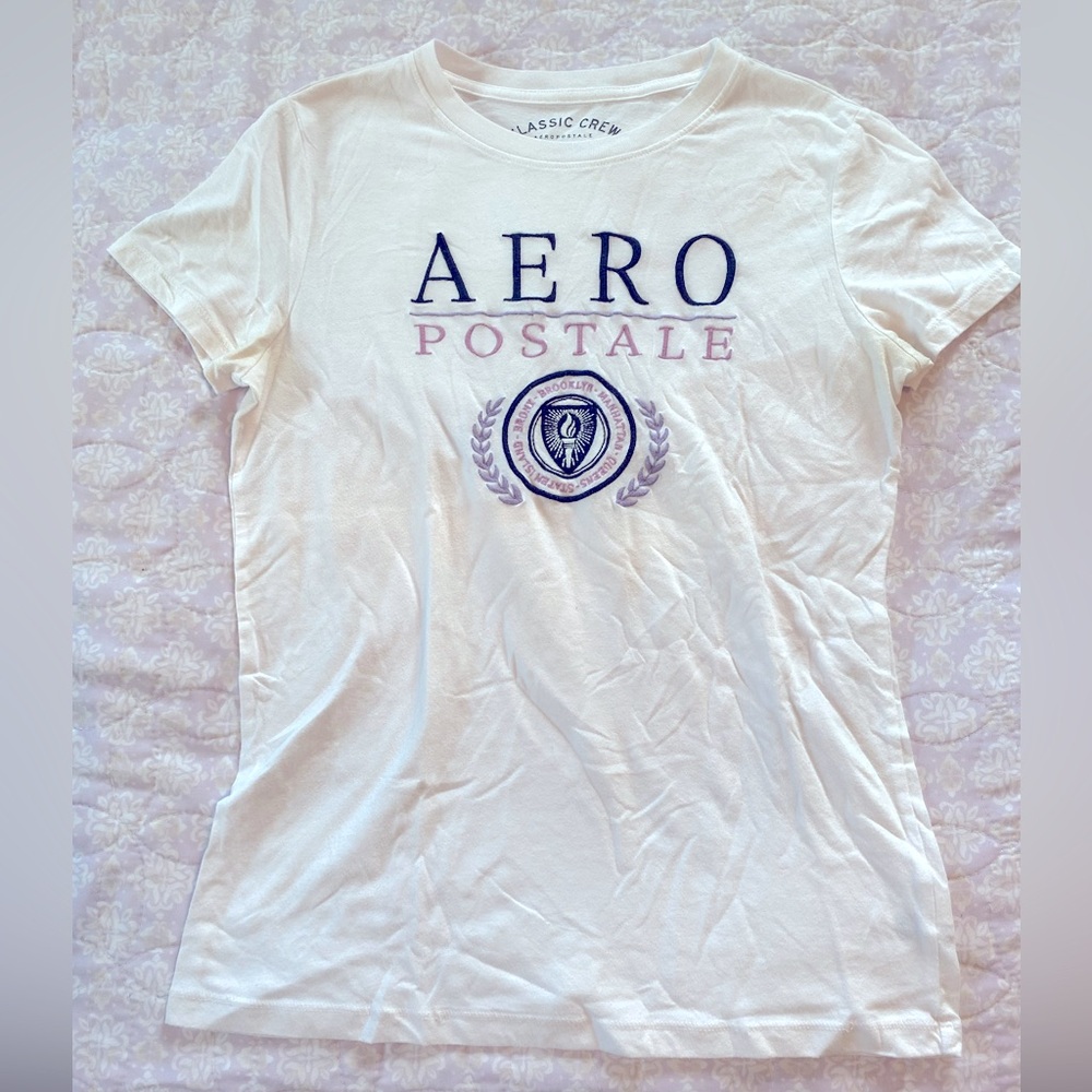 White Aeropostale crew tee